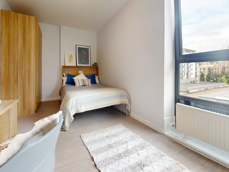 iQ Sterling Court, London photo 6