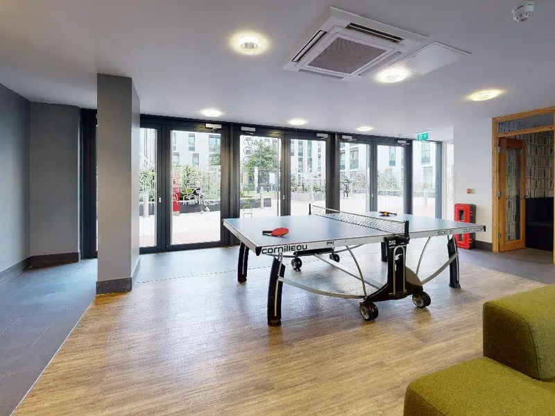 iQ Sterling Court, London photo 13