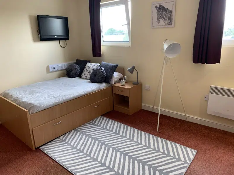 Longside House, Bradford photo 6