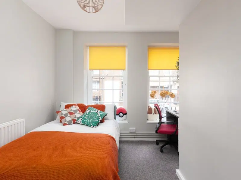 Louise House, London photo 2