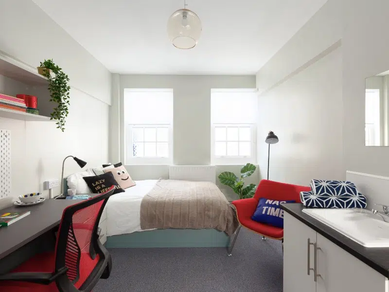 Louise House, London photo 5