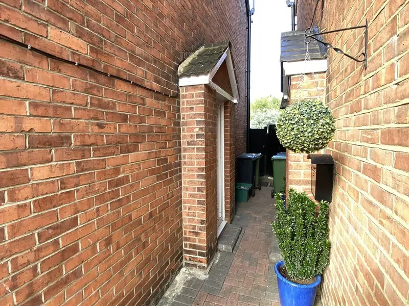 Lower Court Road, London photo 11