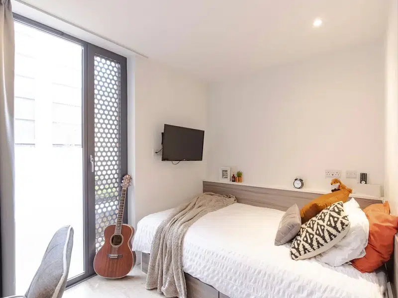 Lumya Leicester, Leicester photo 1