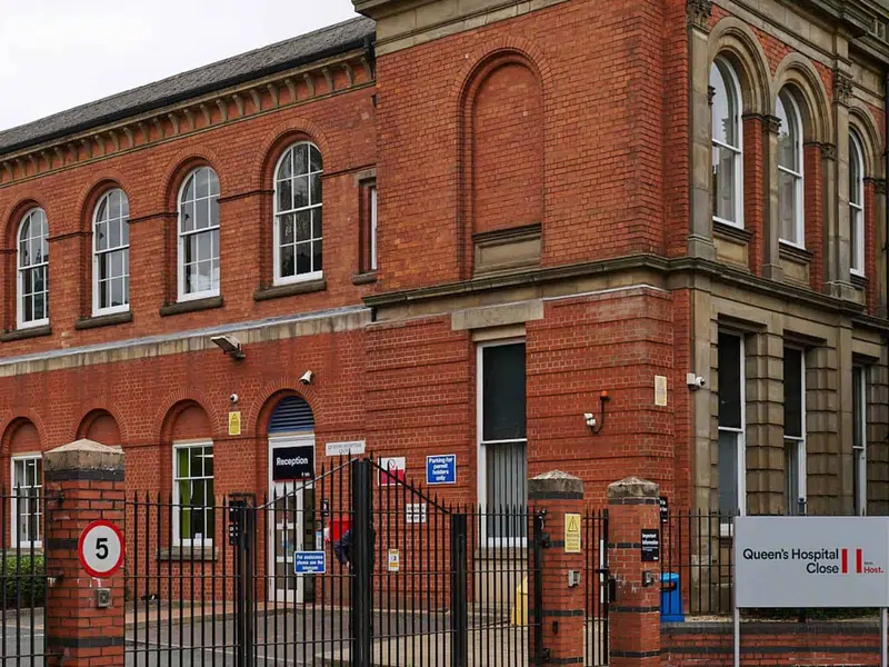Queen's Hospital Close, Birmingham photo 12