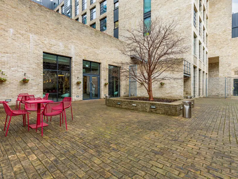 Spring Mews, London photo 24