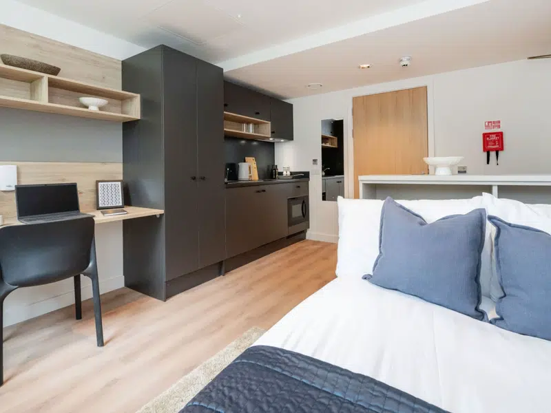 Straits Place, Edinburgh photo 1