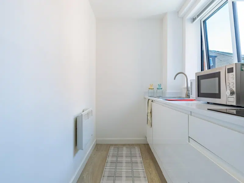 1 Bed Apartment Single Room photo 6