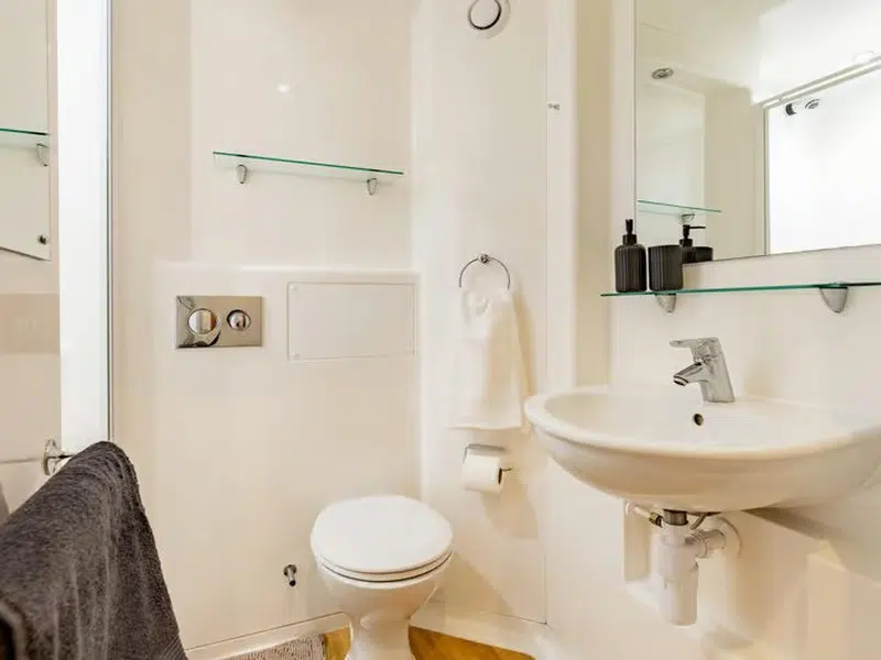 Premium Ensuite photo 2