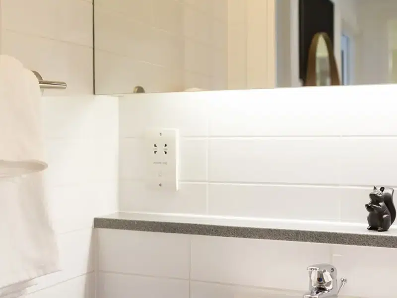 Bronze Ensuite photo 5