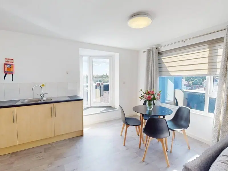 2 Bedroom Flat photo 3