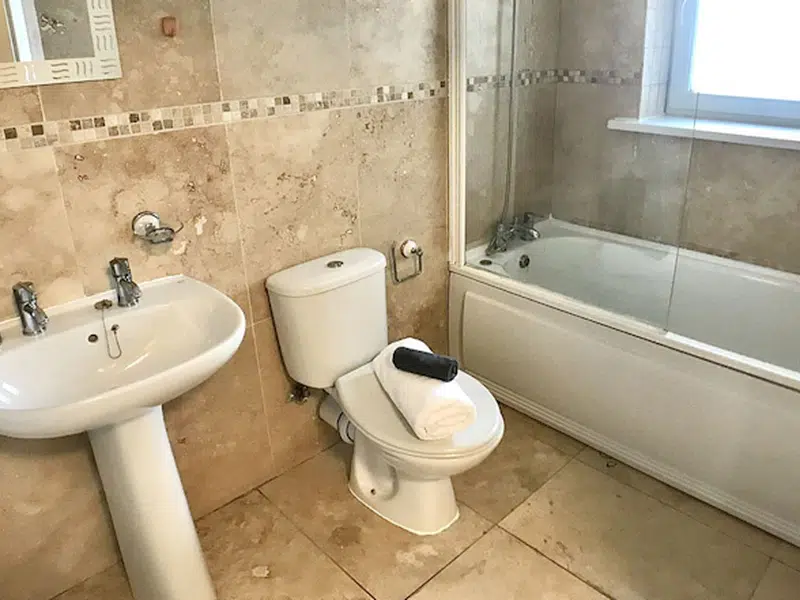 2 BED APARTMENT (ENSUITE ROOM) photo 5