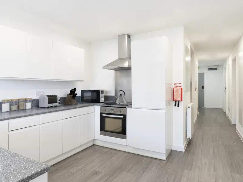 Silver En Suite photo 5