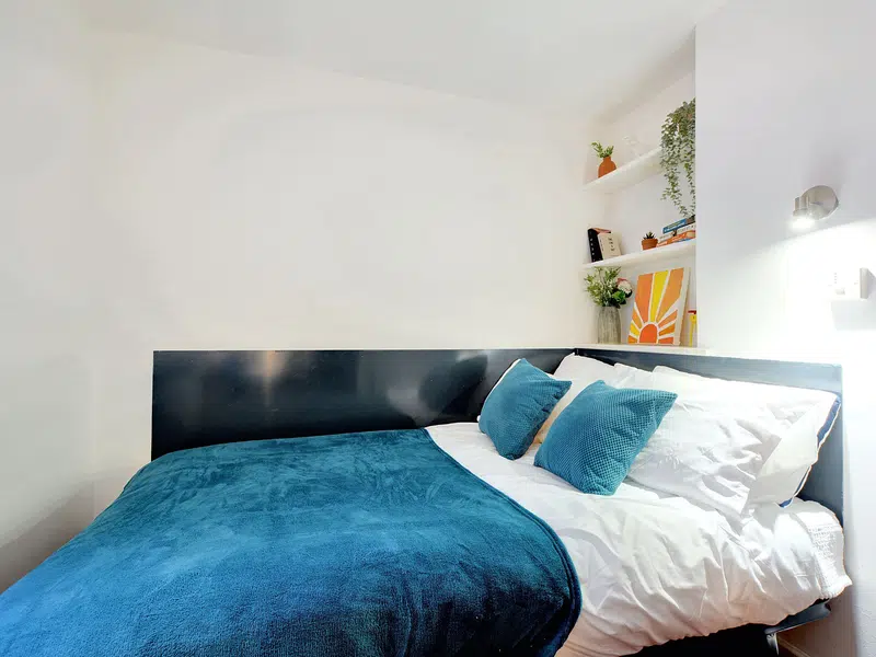 2 Bed Bronze photo 1