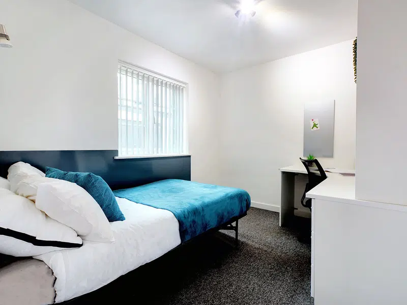 2 Bed Bronze photo 3