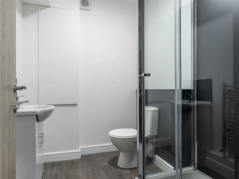 3 Bed Flat photo 6