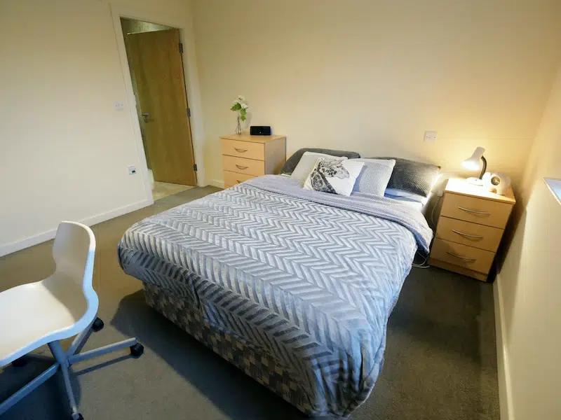 4 BED APARTMENT photo 5