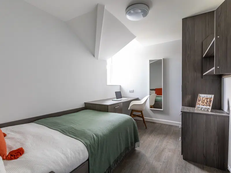 4 Bed Flat photo 1