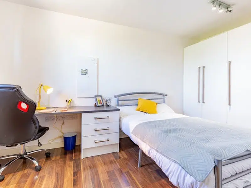 2 Bed Ensuite photo 4
