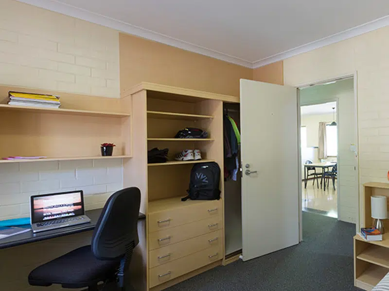 5 Bdrm Apt South Dlx photo 1