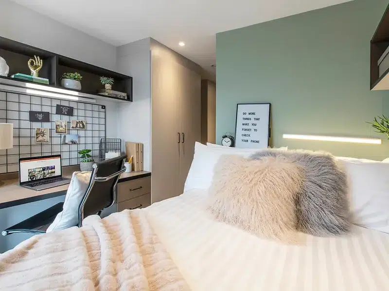 Standard 5 Bed Apartment photo 1