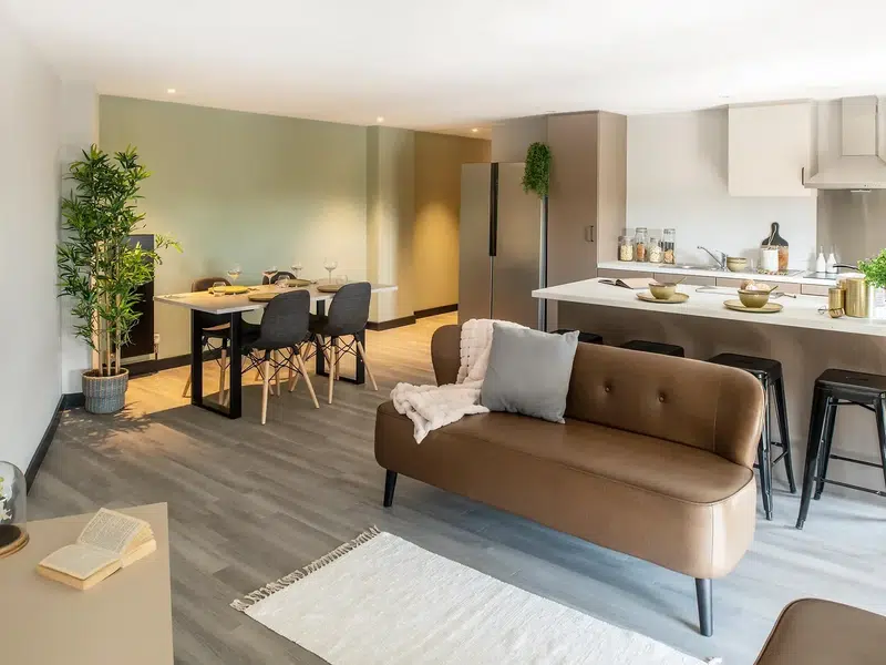 Large Ultra Premium 5 Bed Apartment photo 1