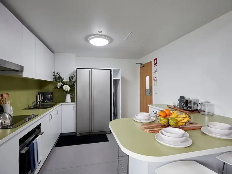 5 Bed Apartment with Ensuite photo 3