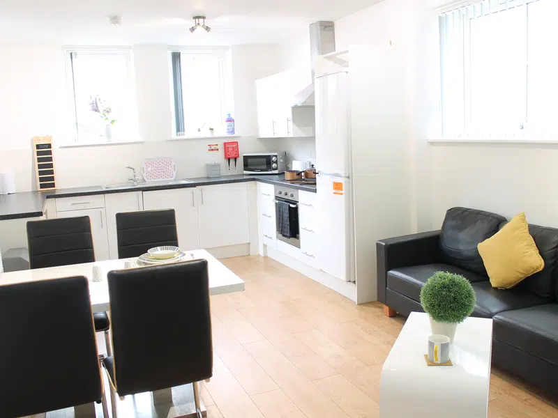 3 Bed Apartment photo 4