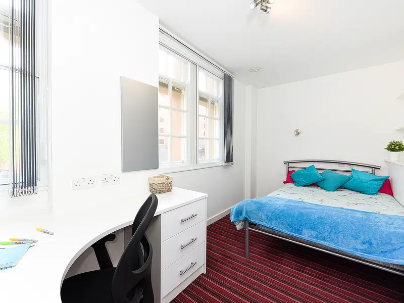 3 Bed Apartment photo 2