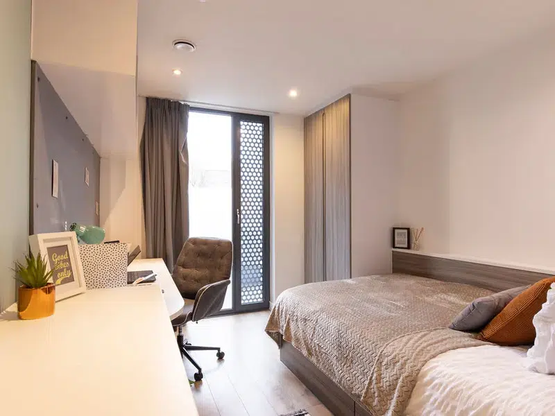 5 Bed Cluster En-suite photo 1