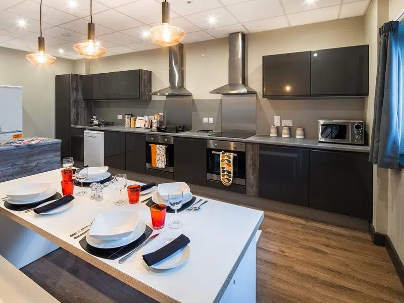 5 Bed Cluster Ensuite photo 4