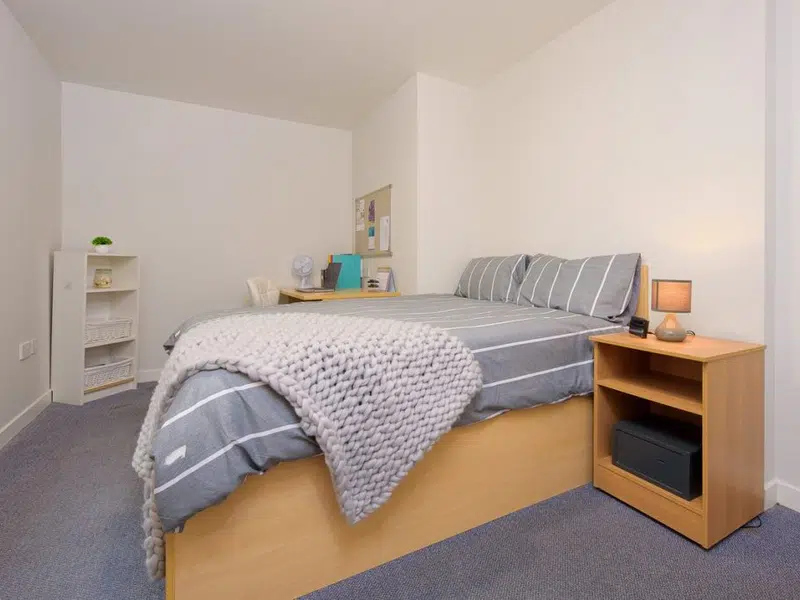 Double Bed photo 1