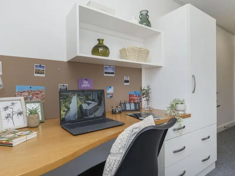 Premium En-suite photo 3