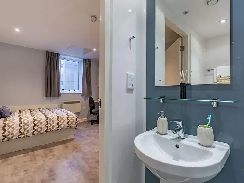 5 Bed Standard Studio photo 5