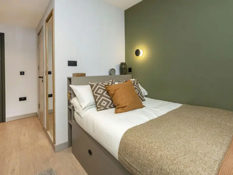6 Bed Classic Ensuite photo 1