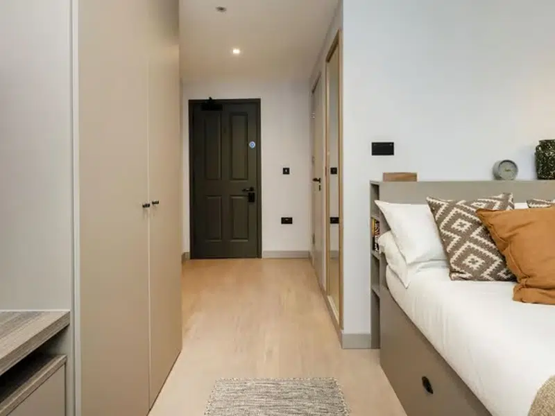 6 Bed Classic Ensuite photo 6