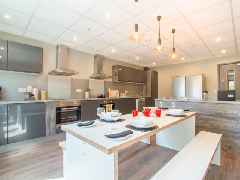 6 Bed Cluster Ensuite photo 2