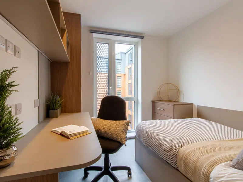 6 Bed En-suite photo 6