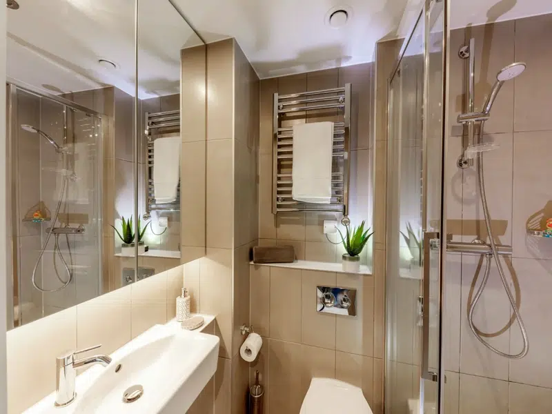 6 Bed Premium Ensuite photo 1