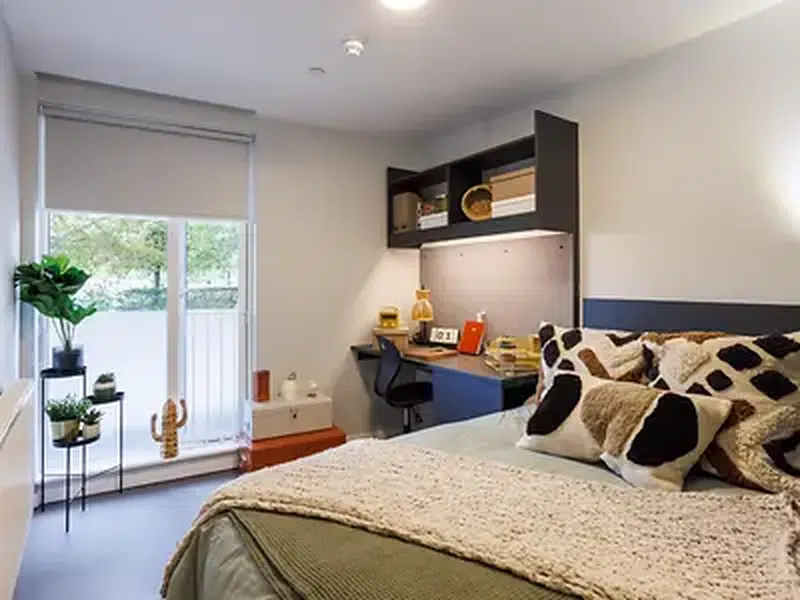 7 Bed En-suite photo 1