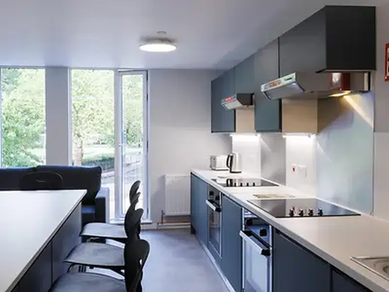 7 Bed En-suite photo 3