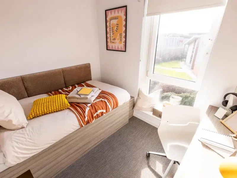 7 Bed Cluster En-suite photo 1