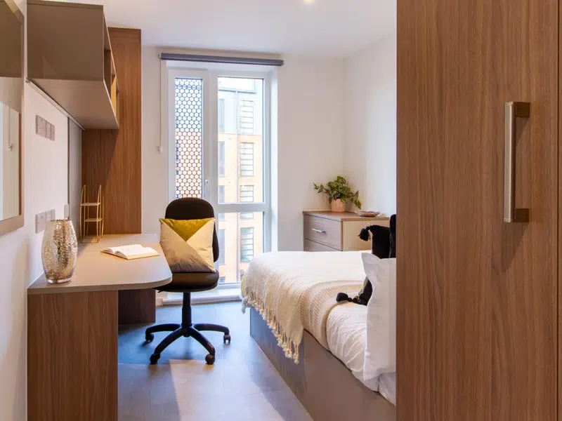 7 Bed En-suite photo 5