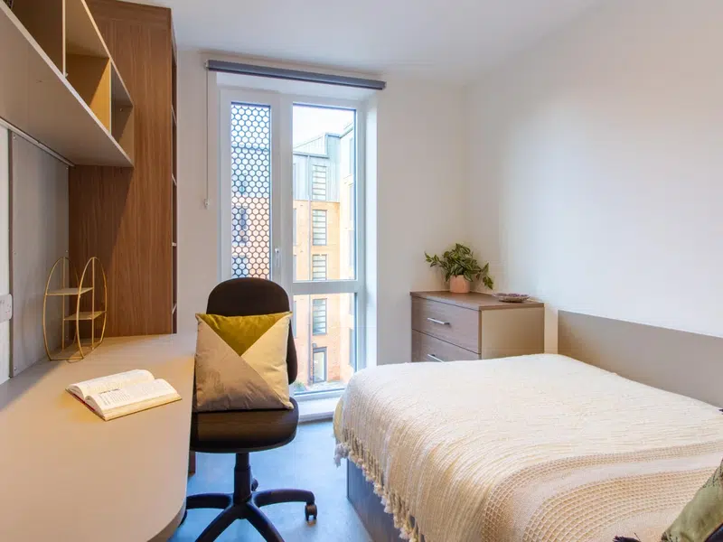 7 Bed En-suite photo 2