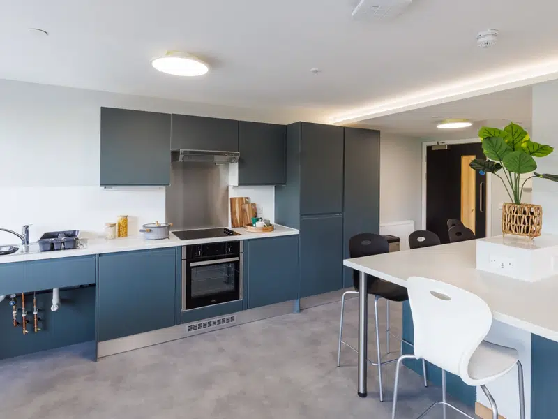 8 Bed En-suite photo 2