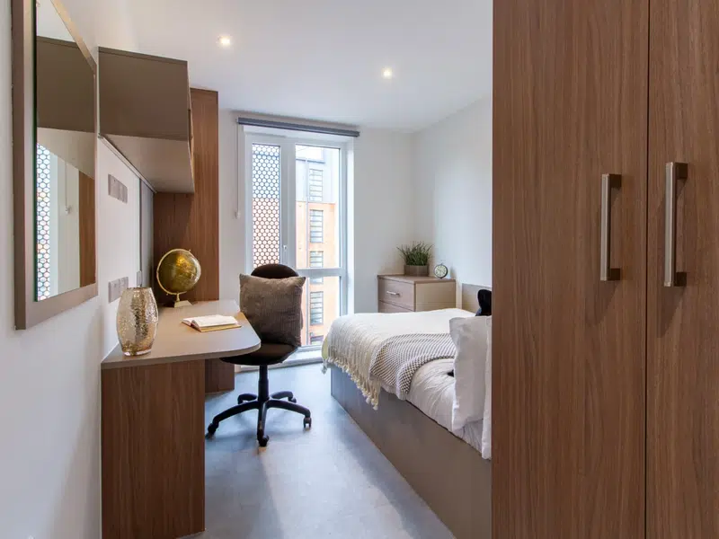 8 Bed En-suite photo 4