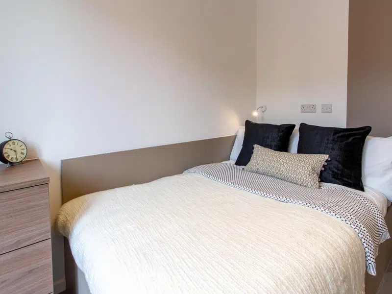8 Bed En-suite photo 5