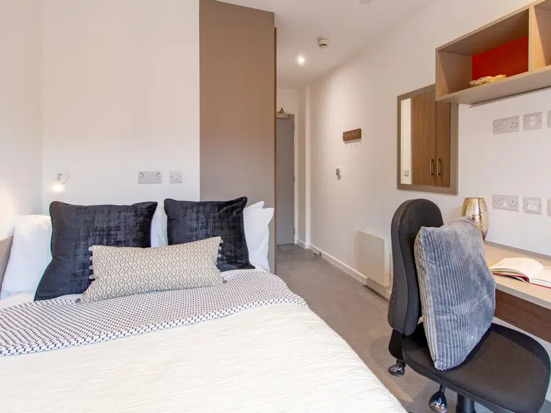 8 Bed En-suite photo 6
