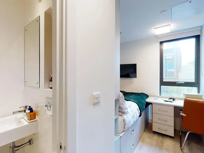 9 Bed Cluster En-suite photo 3
