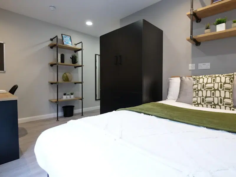 Accessible En-suite photo 4