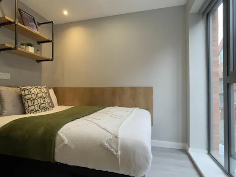 Accessible En-suite photo 3